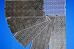 廣州不銹鋼激光切割加工-【恒宇泰金屬】進口設備0.1MM不銹鋼帶膜高精切割