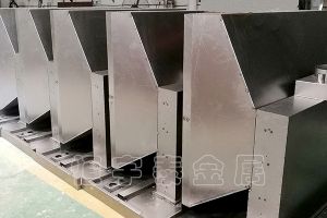 廣州番禺比較大的鈑金加工廠-【恒宇泰金屬】10000方生產(chǎn)車間60余臺設備