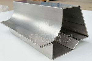 介紹二種不銹鋼折彎加工的折彎方法