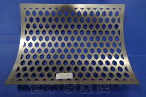 在進(jìn)行不銹鋼加工卷圓時(shí)需要特別留意哪些細(xì)節(jié)和要點(diǎn)