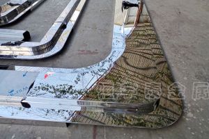 在加工不銹鋼鏡面板時(shí)出現(xiàn)劃痕 應(yīng)如何進(jìn)行處理