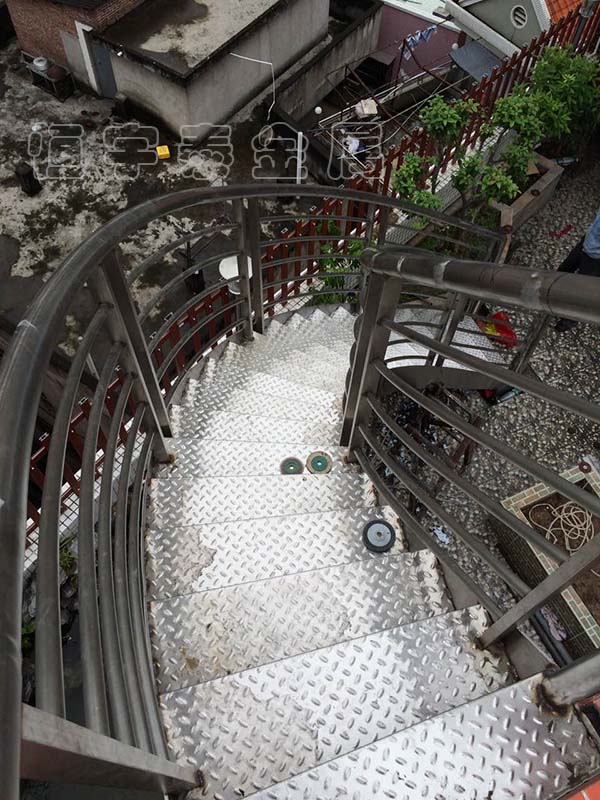 不銹鋼樓梯加工多少錢