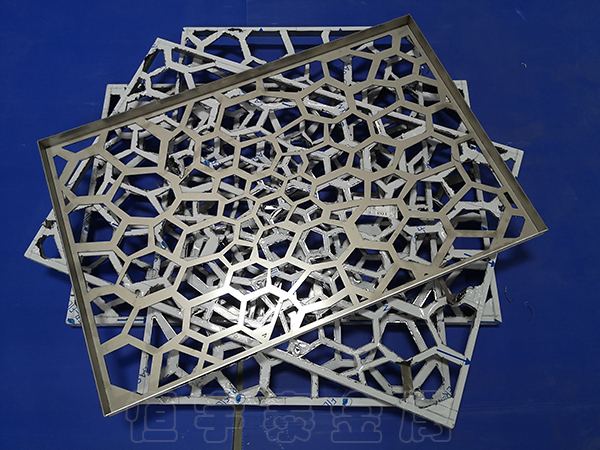 不同的鈑金加工材料需要選擇不同的切割工藝