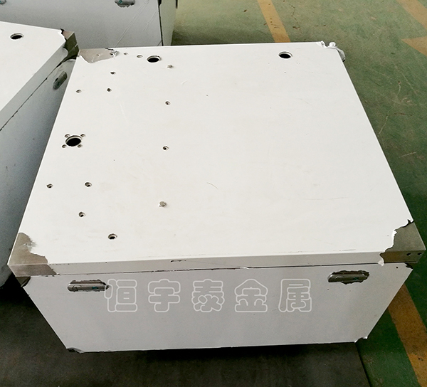 鈑金加工機箱機柜外殼的材質(zhì)與使用性能有什么關(guān)系？