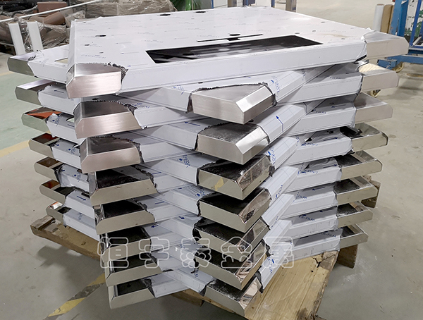 鈑金加工中進行沖床加工時需要做哪些安全防護？