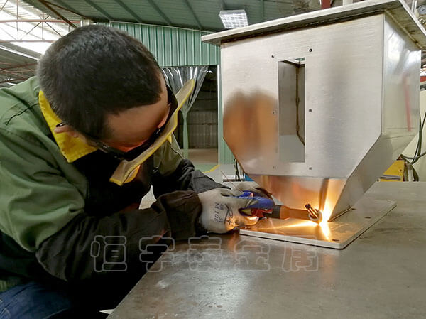 在鈑金焊接加工前應(yīng)遵循哪些規(guī)范？