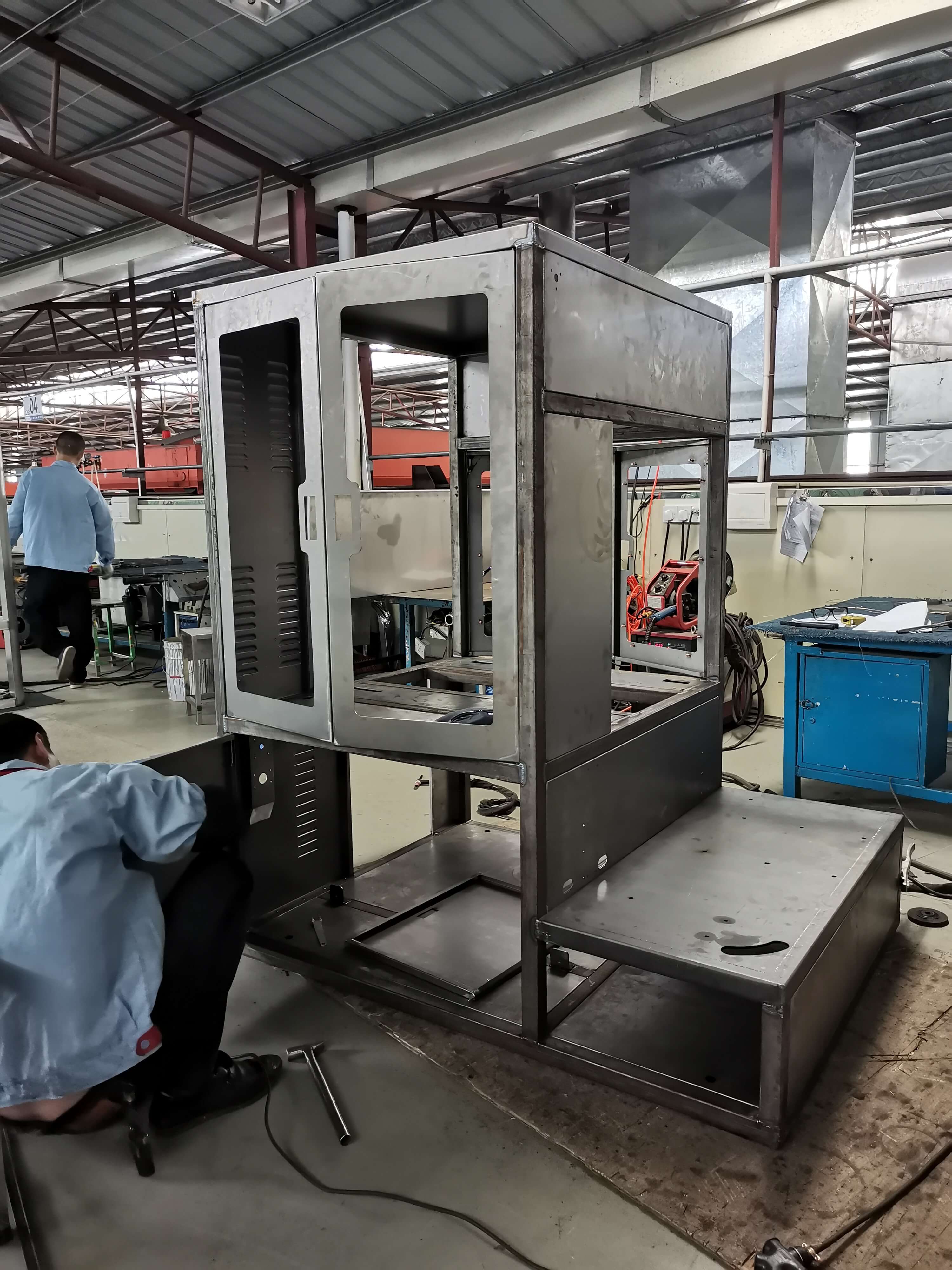 鈑金機(jī)柜焊接加工的注意事項(xiàng)有哪些