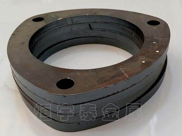 在選擇激光切割機(jī)的輔助氣體時應(yīng)考慮哪些因素