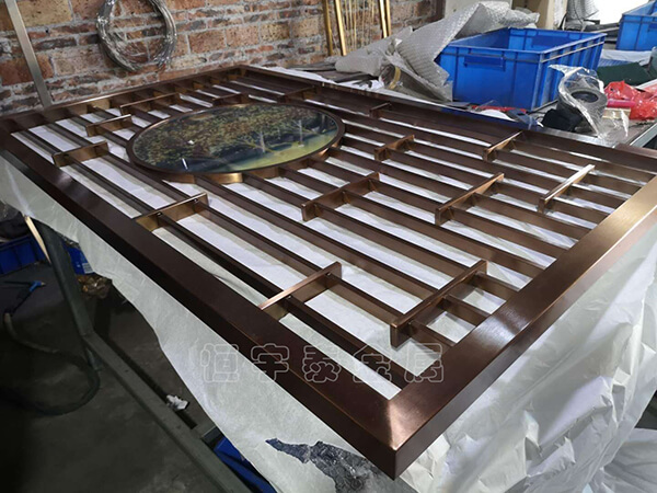 為你介紹電鍍用的不銹鋼屏風(fēng)