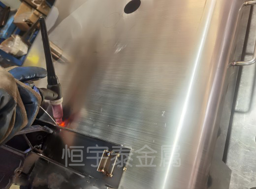 在氬弧焊焊接過程中 氣孔是如何形成的