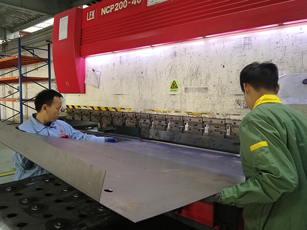 對(duì)于彎曲加工需要注意的事宜進(jìn)行了簡(jiǎn)要描述