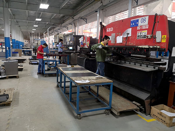 鈑金加工過程中需要使用哪些類型的工具